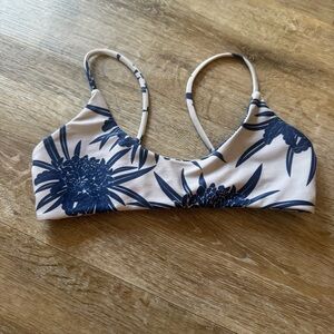 MIKOH Women's XS Hermosa Bikini Top Blue Floral Swim Pool Vacation Extra Small